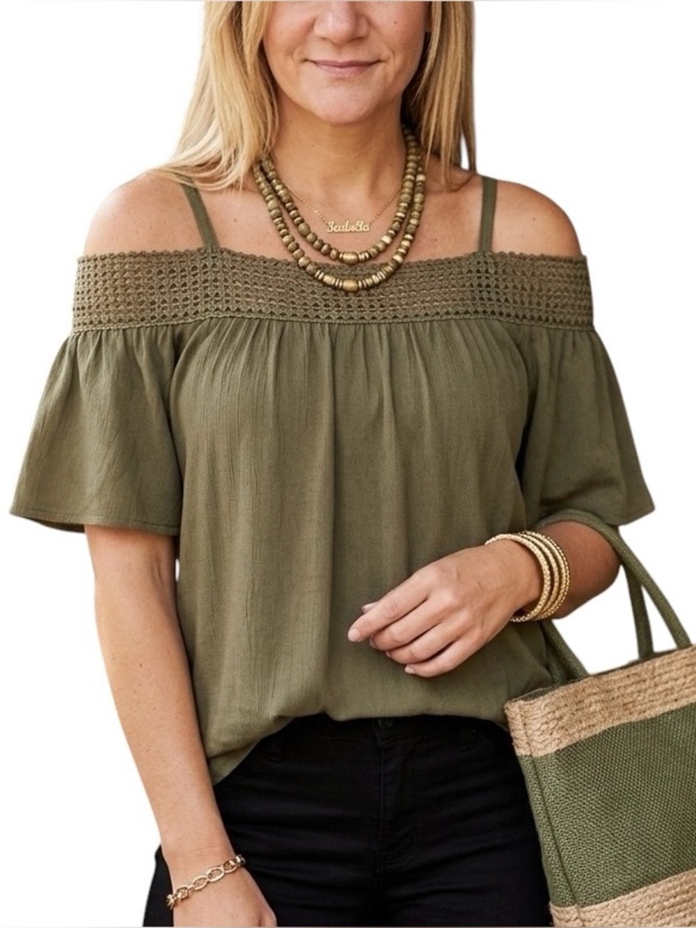 Cable & Gauge Women Off Shoulder Lace Crochet Trim Blouse Top. Size M. EUC.